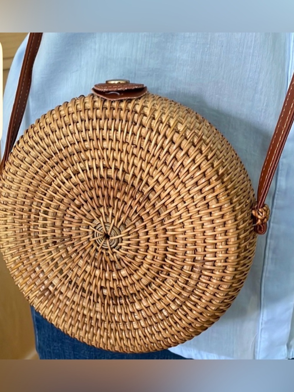 ROUND HANDWOVEN RATTAN PURSE WITH LEATHER STRAP - NWOT